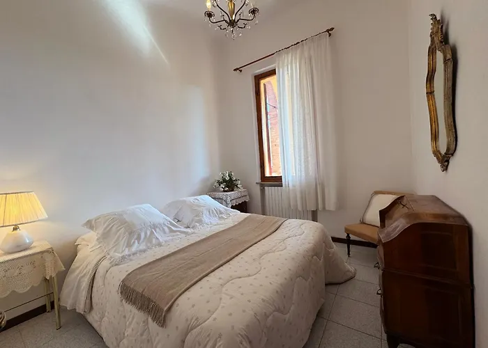 Le Logge Di Caprera * Siena